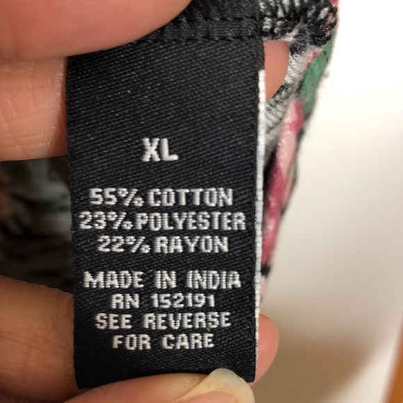 Go Wild Women's Floral Long Sleeves Top V-Neck Stretch Top XL XLarge PLUS SIZE - Picture 3 of 9